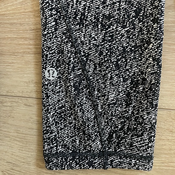 Lululemon Leggings with Pockets - Picture 5 of 5